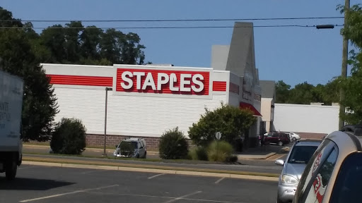 Office Supply Store «Staples», reviews and photos, 122 Danbury Rd, New Milford, CT 06776, USA