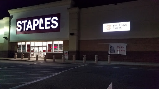 Office Supply Store «Staples», reviews and photos, 270 Upland Square Dr, Pottstown, PA 19464, USA