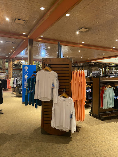Sporting Goods Store «Bass Pro Shops», reviews and photos, 6425 Daniel Burnham Dr, Portage, IN 46368, USA