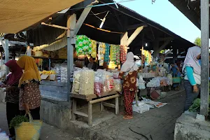 Pasar Teguhan image