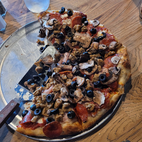 #10 best pizza place in Spokane - Zeeks Pizza