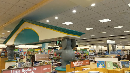 Book Store «Barnes & Noble», reviews and photos, 150 Granite St, Braintree, MA 02184, USA