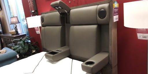 Furniture Store «Raymour & Flanigan Furniture and Mattress Store», reviews and photos, 275 Glen Cove Rd, Carle Place, NY 11514, USA