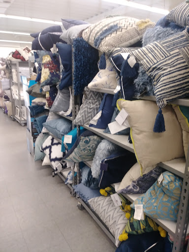 Home Goods Store «Tuesday Morning», reviews and photos, 44 Westgate Pkwy, Asheville, NC 28806, USA