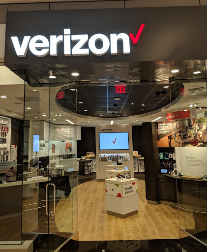 Cell Phone Store «Verizon», reviews and photos, 5065 Main St, Trumbull, CT 06611, USA