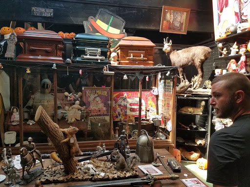 Tattoo Shop «The Rue Morgue Tattoo Gallery», reviews and photos, 198 W Jefferson St, Franklin, IN 46131, USA