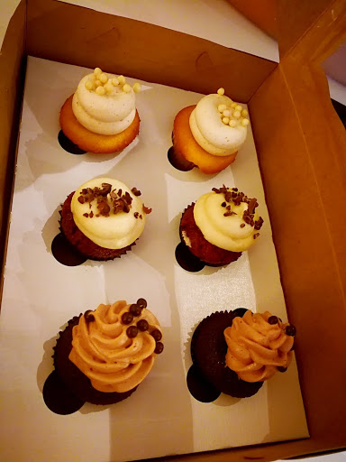 Bakery «Cream & Flutter», reviews and photos, 114 N Walnut St, Champaign, IL 61820, USA