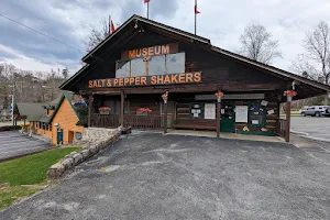 Salt & Pepper Shaker Museum image