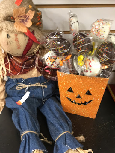 Thrift Store «Second Impressions Upscale Thrift Store», reviews and photos, 3750 S Westnedge Ave, Kalamazoo, MI 49008, USA