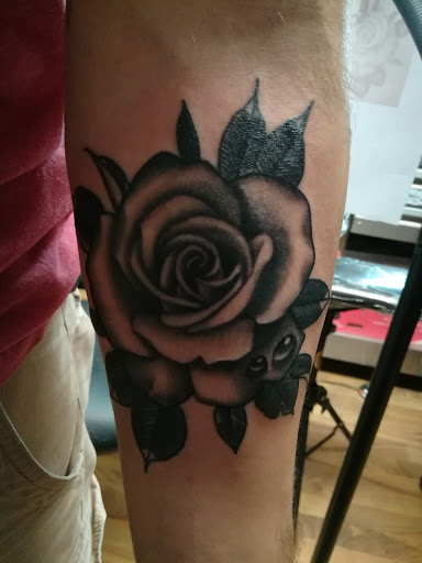 Tattoo Shop «Silkworm Tattoo», reviews and photos, 520 Main St, Hamilton, OH 45013, USA