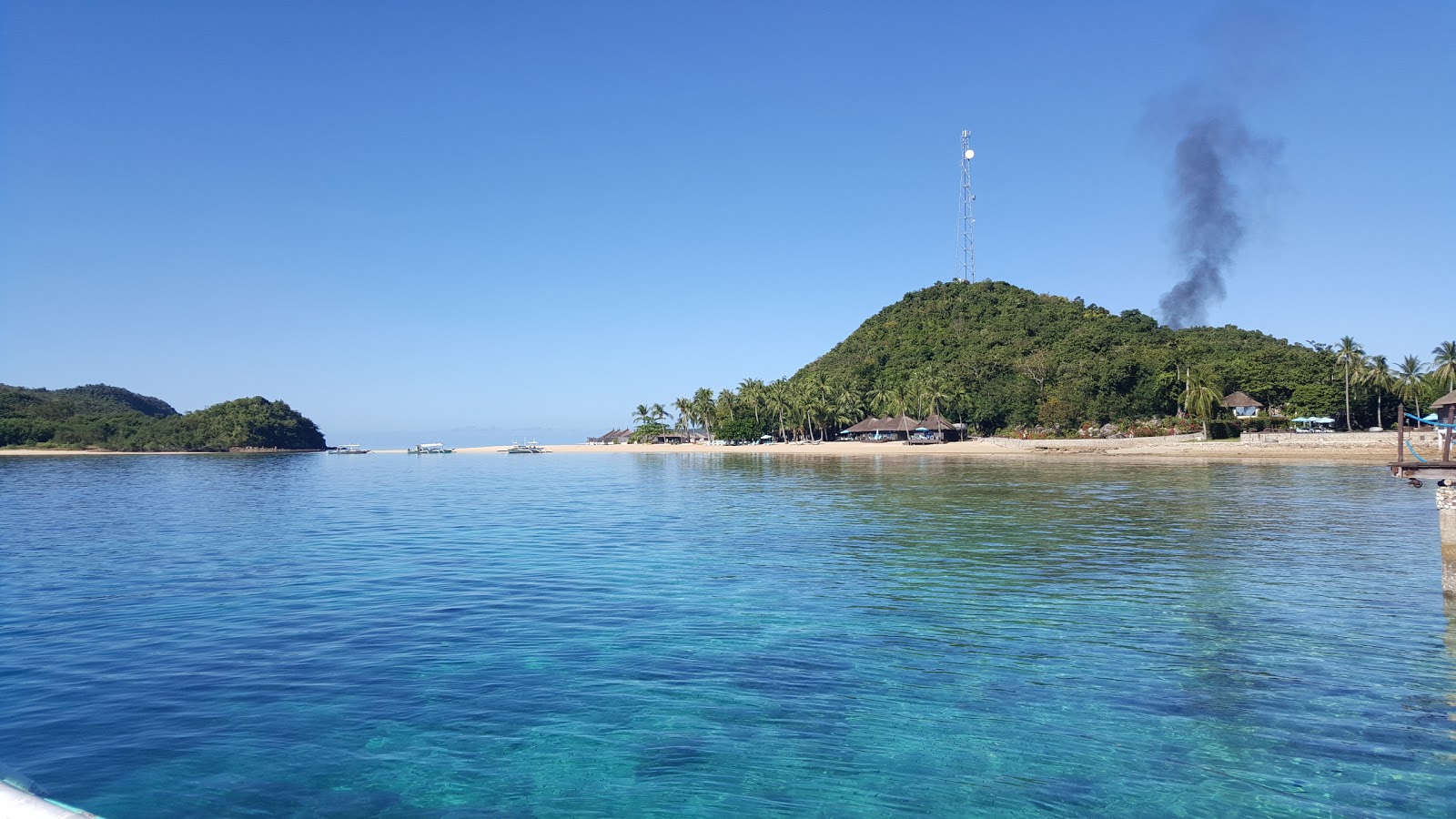 Foto di Hama island resort con una superficie del acqua cristallina