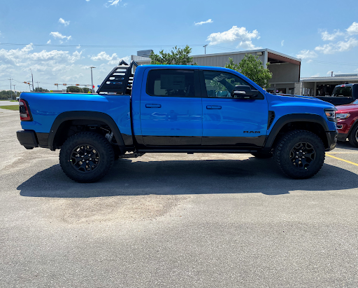 Car Dealer «Yaklin Chrysler Dodge Jeep RAM», reviews and photos, 1550 W Kingsbury St, Seguin, TX 78155, USA