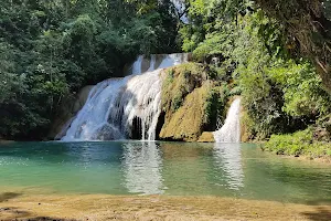 Cascadas Las Golondrinas image