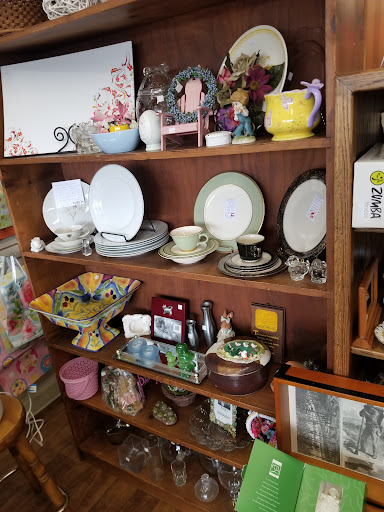 Thrift Store «Second Edition Resale Shop», reviews and photos, 12505 NW Cornell Rd #13, Portland, OR 97229, USA