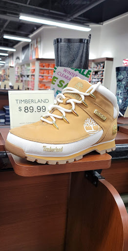 Shoe Store «Shoe Dept. Encore», reviews and photos, 716 Southpark Center, Strongsville, OH 44136, USA