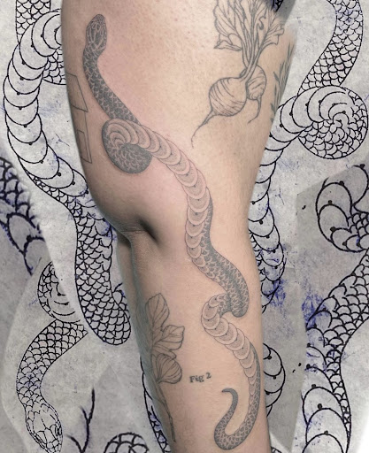 Explore belly button tattoo ideas, creative tattoo ideas in Athens, available at Pain and Wonder Tattoo and Piercing Studio