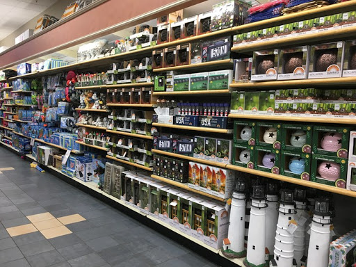 Home Goods Store «Christmas Tree Shops», reviews and photos, 41 Gusabel Ave, Nashua, NH 03063, USA