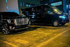 Luxury Rides LLC | Columbus Limousine & Black Car Service image