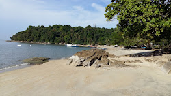 Photo de Tanjung Asam Beach zone des équipements