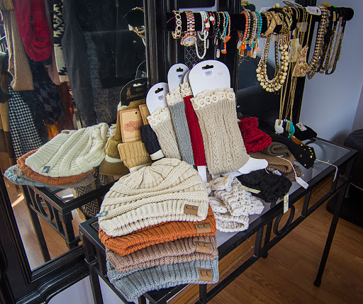 Hair Salon «Femme Beauty Lounge», reviews and photos, 7154 183rd St, Tinley Park, IL 60477, USA