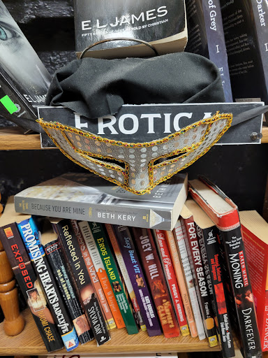 Book Store «The Mad Raven Coffee & Books», reviews and photos, 255 W Bockman Way, Sparta, TN 38583, USA