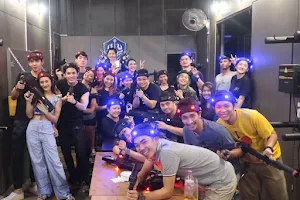 ยกพวกยิง เลเซอร์เกมส์ - Yok Pok Ying Laser Games image