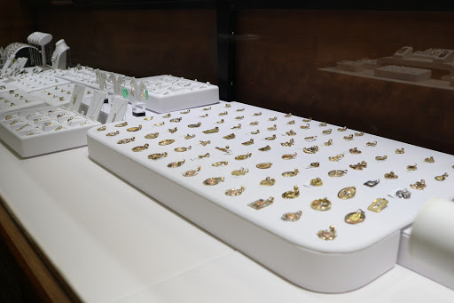 Jewelry Store «Prestigio Jewelers», reviews and photos, 487 E Shaw Ave, Fresno, CA 93710, USA