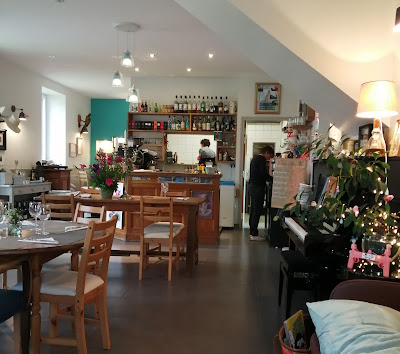 La maison bleue à Plougrescant