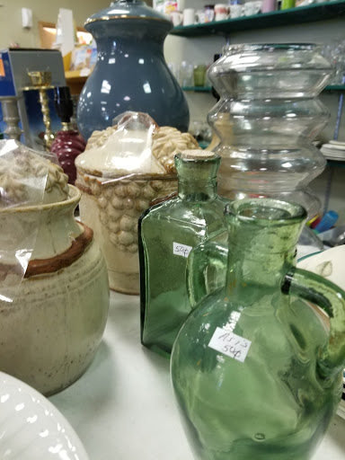 Thrift Store «Outreach Thrift Store», reviews and photos, 1715 S Rutherford Blvd, Murfreesboro, TN 37130, USA