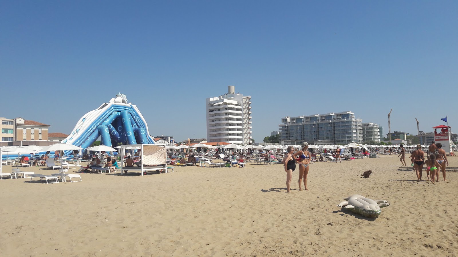 Photo de Plage de Jesolo Libera - recommandé pour les voyageurs en famille avec des enfants