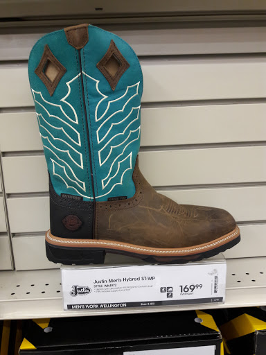 Sporting Goods Store «Academy Sports + Outdoors», reviews and photos, 1101 W Arbrook Blvd, Arlington, TX 76015, USA