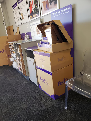Shipping and Mailing Service «FedEx Ship Center», reviews and photos, 4901 S Zuni St, Littleton, CO 80120, USA