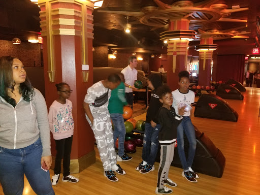 Bowling Alley «Bowlmor Times Square», reviews and photos, 222 W 44th St, New York, NY 10036, USA