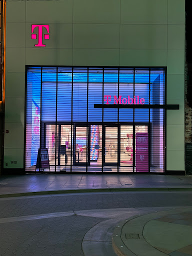 Apple Third Street Promenade image