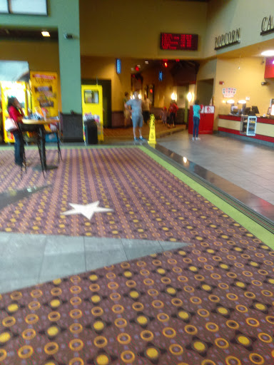 Movie Theater «Regal Cinemas Beaver Creek 12», reviews and photos, 1441 Beaver Creek Commons Dr, Apex, NC 27502, USA