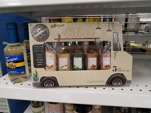 Clothing Store «Ross Dress for Less», reviews and photos, 1270 N Lake St, Aurora, IL 60506, USA