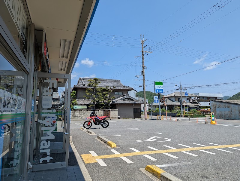 ファミリーマート 西脇南本町店