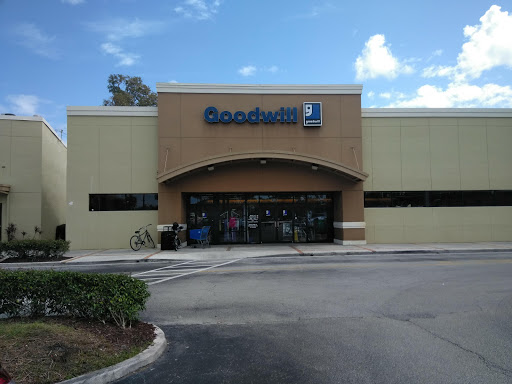 Goodwill Palm City Store & Donation Center, 3078 SW Martin Downs Blvd, Palm City, FL 34990, USA, 