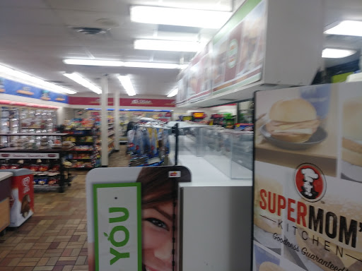 Gas Station «SuperAmerica», reviews and photos, 7449 E River Rd, Fridley, MN 55432, USA