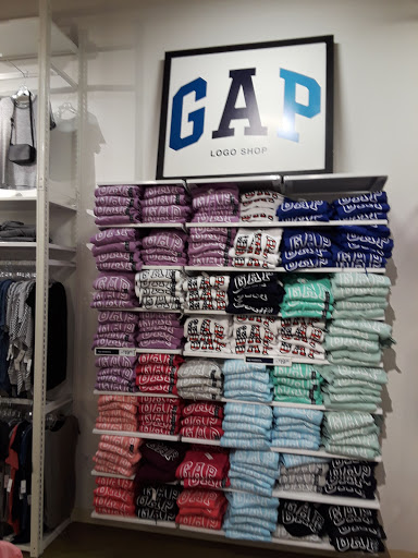 Clothing Store «Gap Outlet», reviews and photos, 1001 N Arney Rd, Woodburn, OR 97071, USA