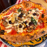 Photo n°9 de l'avis de Studio.a fait le 18/08/2022 à 09:34 sur le  Portico Pizzeria e Trattoria Via Tribunali à Naples