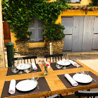 Atmosphère du Restaurant français Restaurant L'Arazur à Antibes - n°9