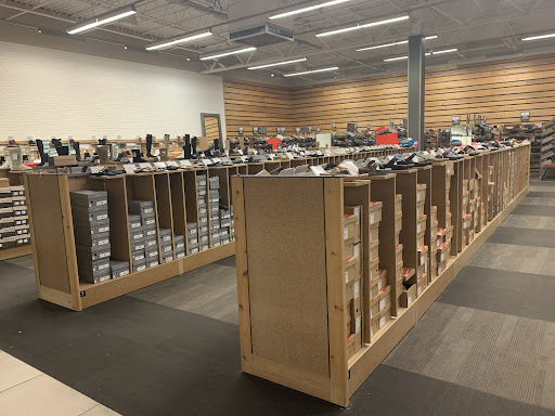 Shoe Store «DSW Designer Shoe Warehouse», reviews and photos, 1366 Hooper Ave, Toms River, NJ 08753, USA