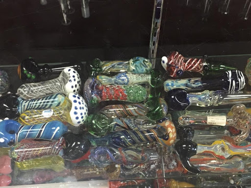 Tobacco Shop «3M Smoke Shop», reviews and photos, 644 W Chapman Ave, Placentia, CA 92870, USA