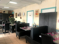 Atmosphère du Restaurant français Brasserie les portes du Velay - La Fourchette Auvergnate. à Solignac-sur-Loire - n°5