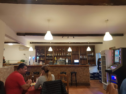 Bar Restaurante La Estrella - C. la Orden, S/N, 28791 Soto del Real, Madrid, Spain