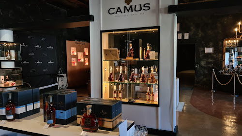 Magasin de vins et spiritueux Camus Cognac - Visites / Visitor Center Cognac