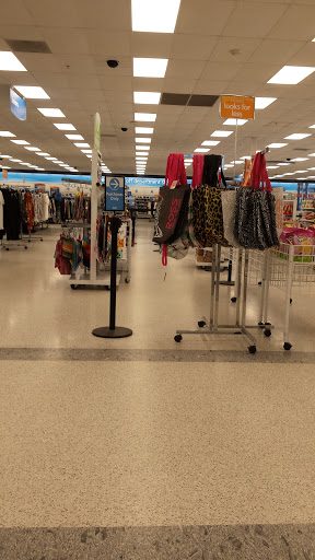 Clothing Store «Ross Dress for Less», reviews and photos, 120 Glynn Isle, Brunswick, GA 31525, USA