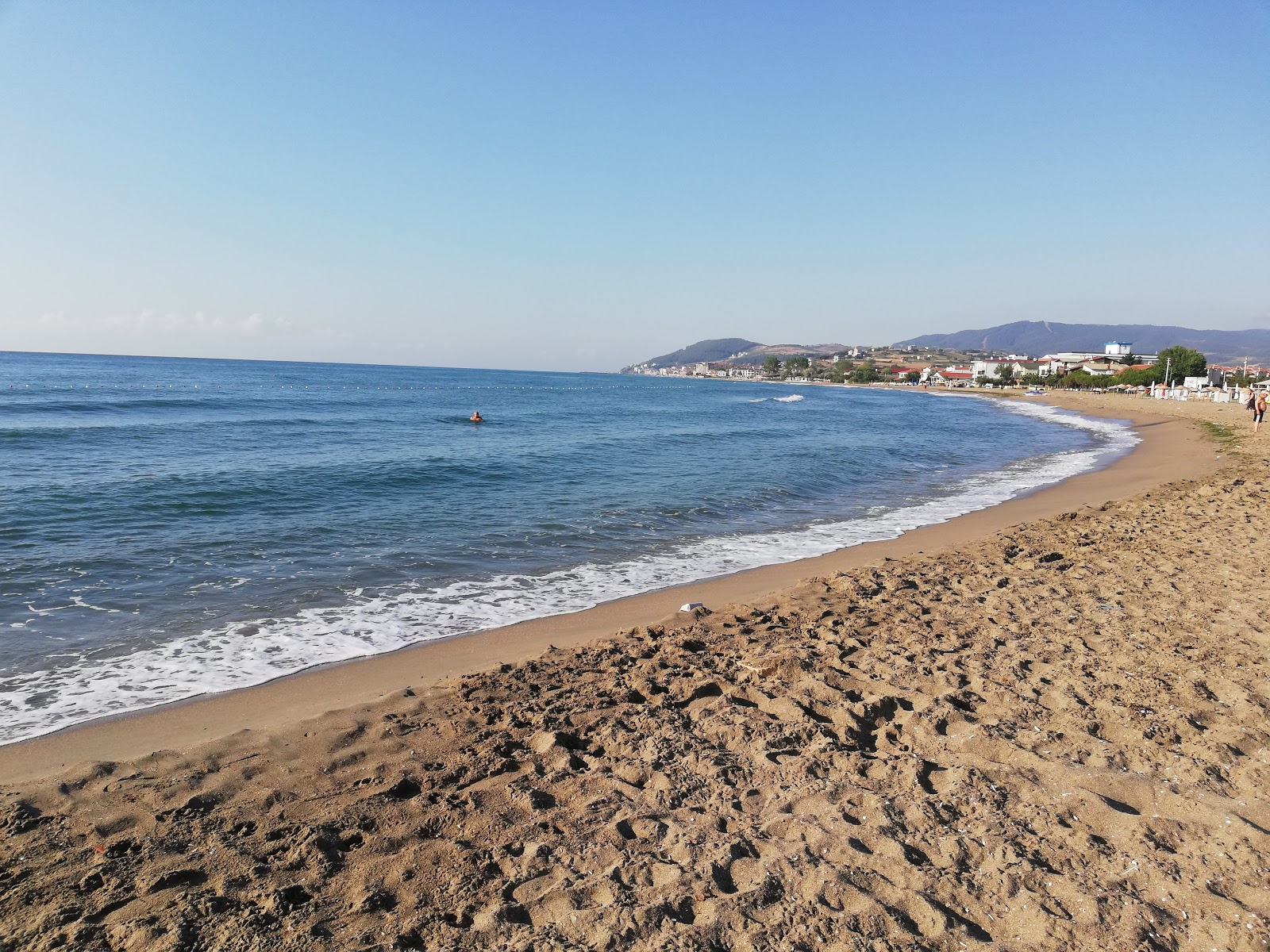 Photo de Guldal Container beach avec l'eau turquoise de surface