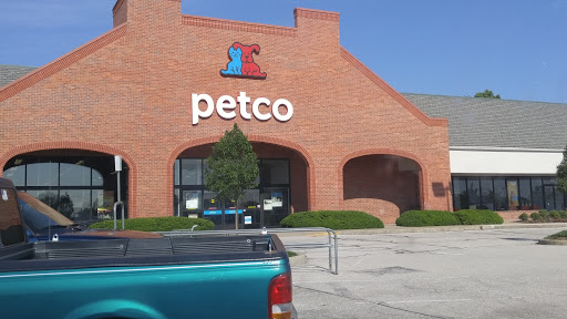 Pet Supply Store «Petco Animal Supplies», reviews and photos, 6137 Mid Rivers Mall Dr, St Charles, MO 63304, USA